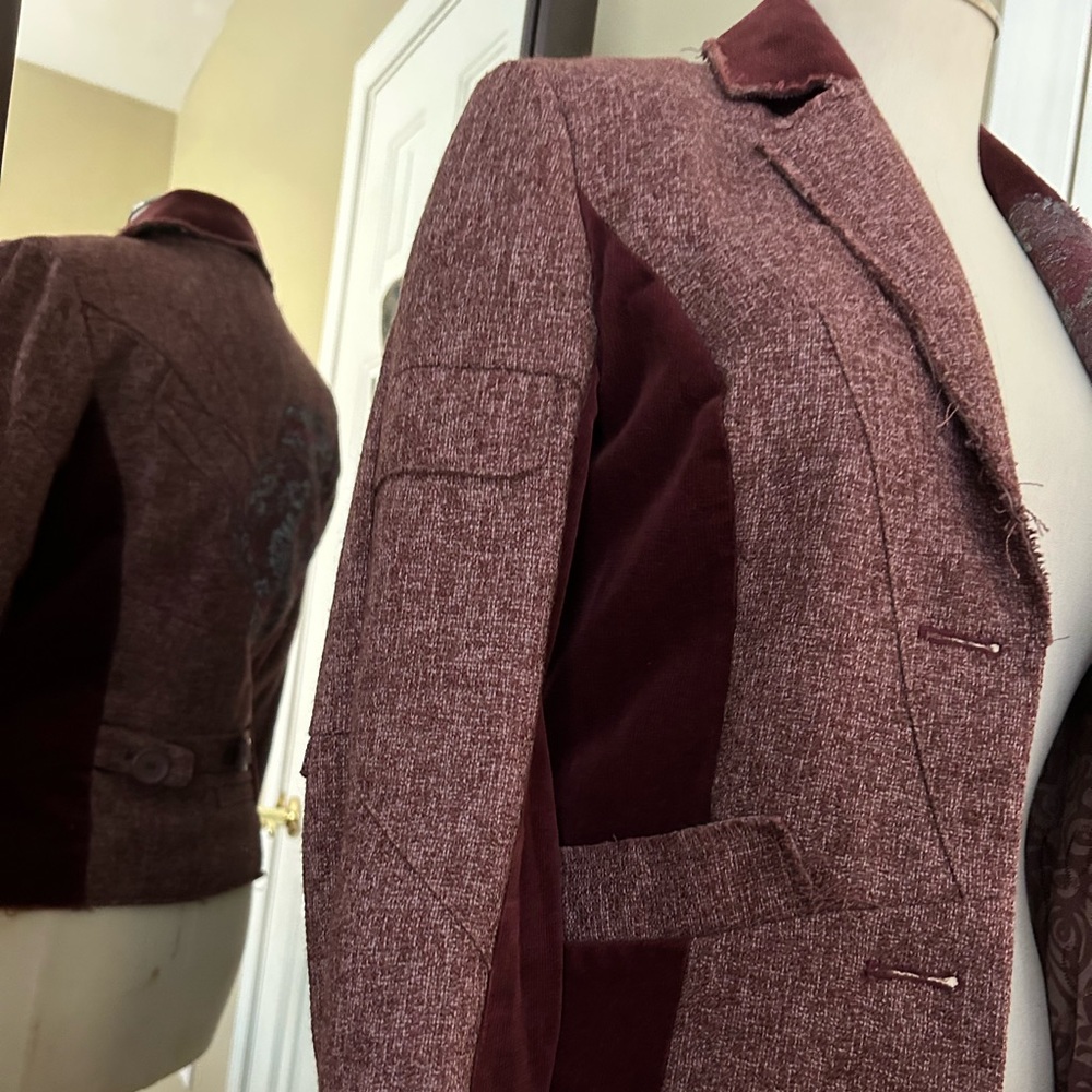 Blazer - Picture 4 of 7